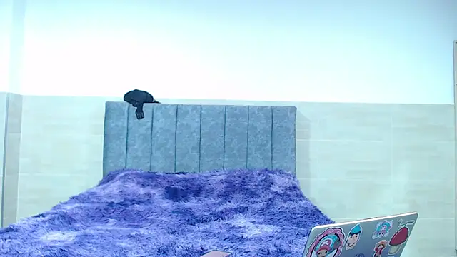  ruby red online show from November 27, 2025, 5:19 am