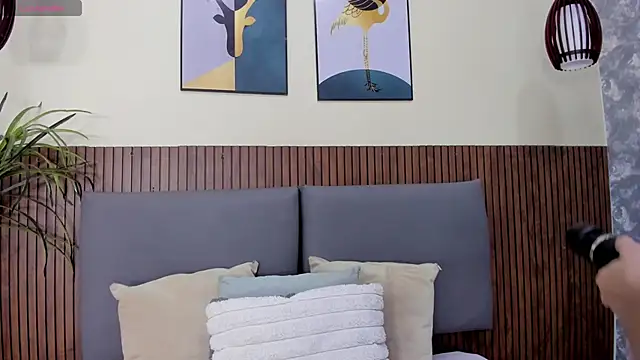 EmillyHarper  online show from November 1, 2025, 4:30 am