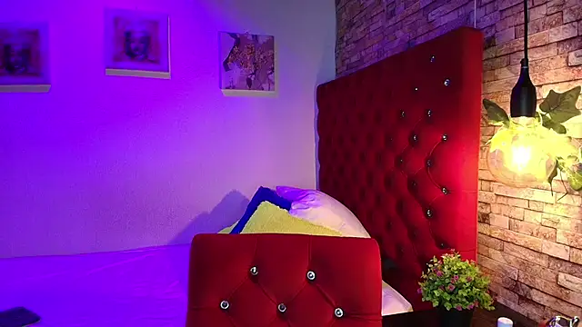 CoffeNaughty nom online show from November 12, 2025, 4:38 am