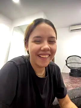 coupleyys online show from November 16, 2025, 2:49 am