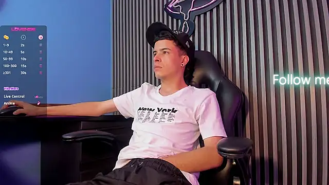 kevinn blue1 online show from September 15, 2025, 8:31 pm