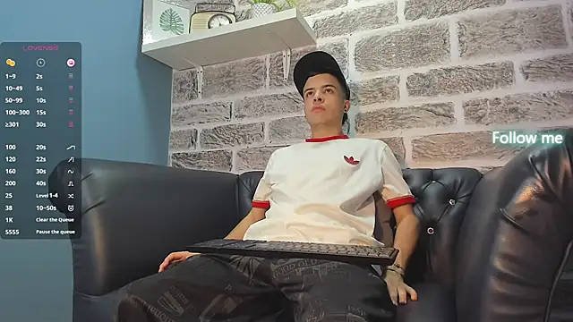 kevinn blue1 online show from September 23, 2025, 9:11 pm