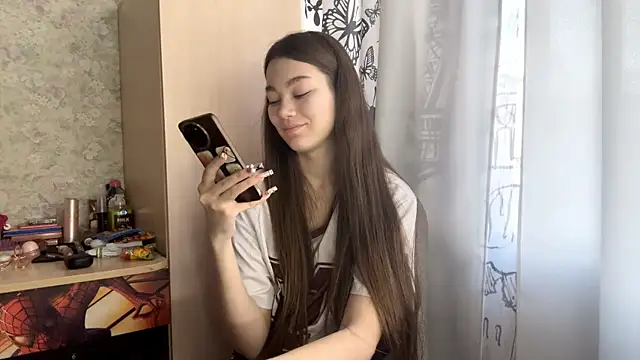 Cuteviola online show from February 12, 2026, 11:59 pm