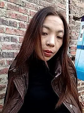 -Miu-98 online show from November 25, 2025, 1:39 am