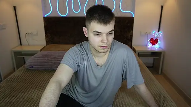 Vikki George online show from December 1, 2025, 1:28 am