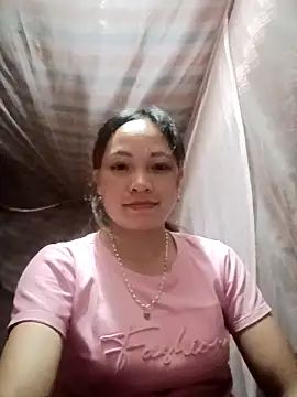 Snapshot of Minh_xx chatting on October 2, 2025, 1:03 pm Minh xx online show from October 2, 2025, 1:03 pm
