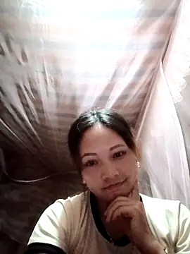 Snapshot of Minh_xx chatting on October 6, 2025, 1:34 pm Minh xx online show from October 6, 2025, 1:34 pm