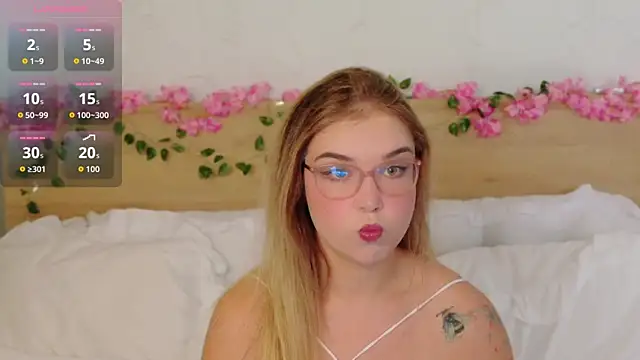 Lilith Bonheur online show from December 16, 2025, 10:03 pm