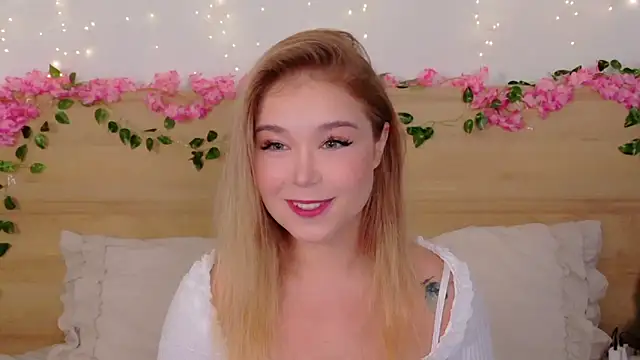 Snapshot of Lilith_Bonheur chatting on October 23, 2025, 8:07 pm Lilith Bonheur online show from October 23, 2025, 8:07 pm