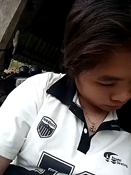 Snapshot of Luyen004 chatting on February 23, 2026, 2:02 am Luyen004 online show from February 23, 2026, 2:02 am