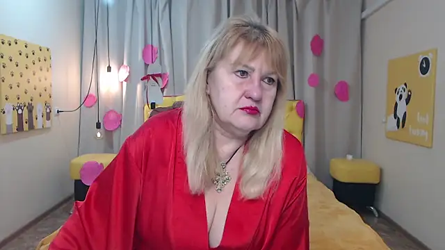 EmmaEllison online show from April 10, 2026, 6:09 am