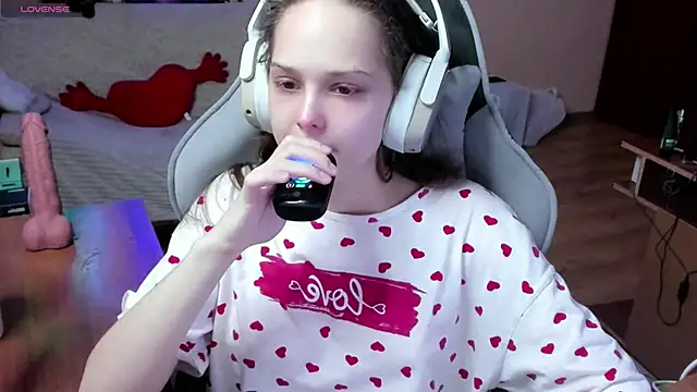 Snapshot of SharybbFace chatting on February 22, 2026, 3:13 pm SharybbFace online show from February 22, 2026, 3:13 pm