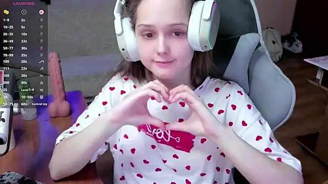 Snapshot of SharybbFace chatting on February 8, 2026, 5:10 pm SharybbFace online show from February 8, 2026, 5:10 pm