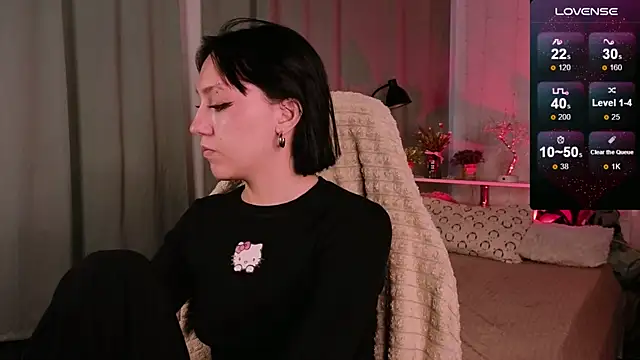 AdeliceLenoir online show from October 10, 2025, 1:56 pm