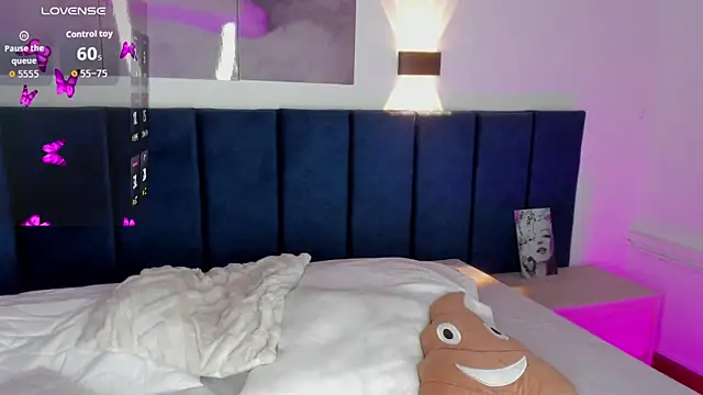 SharonLovee online show from November 22, 2025, 10:08 pm