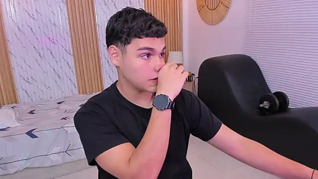 james jonnes online show from September 28, 2025, 7:54 pm