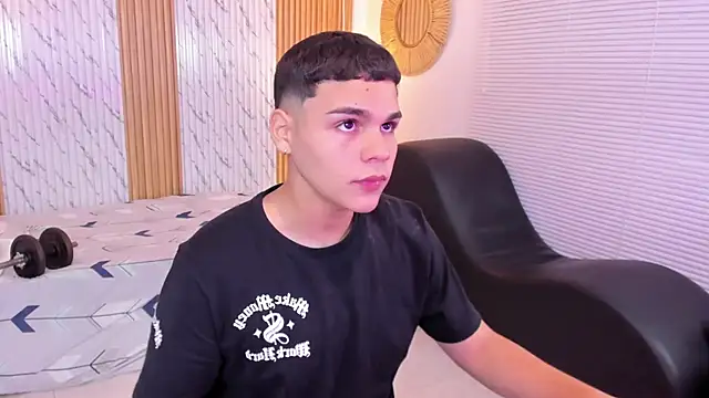 james jonnes online show from October 2, 2025, 8:12 pm