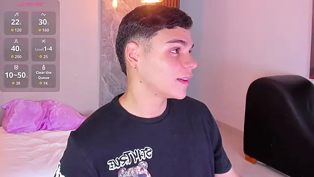 james jonnes online show from September 19, 2025, 7:40 pm