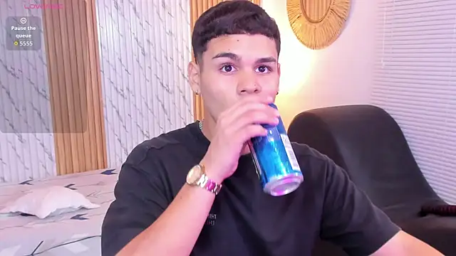 james jonnes online show from October 10, 2025, 9:04 pm