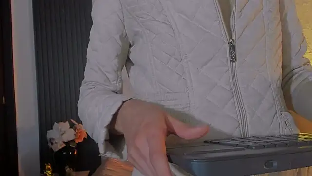 Snapshot of joselin_rouse chatting on October 14, 2025, 11:55 am joselin rouse online show from October 14, 2025, 11:55 am