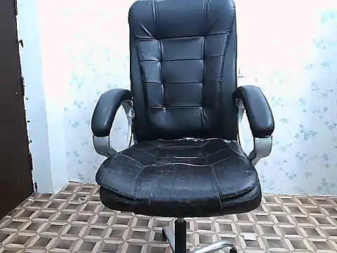 short girl  online show from March 14, 2026, 5:08 pm