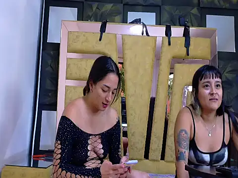 Snapshot of CailinANDrouse chatting on October 1, 2025, 11:36 am CailinANDrouse online show from October 1, 2025, 11:36 am