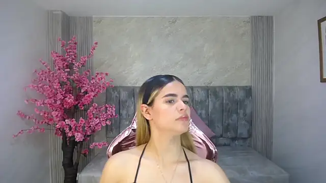 lilith4 s online show from October 11, 2025, 8:21 pm