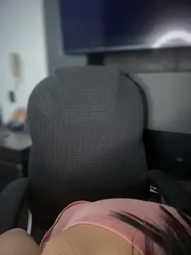 Isabella-Teen online show from October 15, 2025, 2:10 am