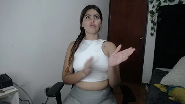 isabel 09 online show from October 17, 2025, 3:36 pm