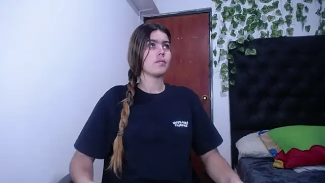 isabel 09 online show from October 10, 2025, 2:45 am