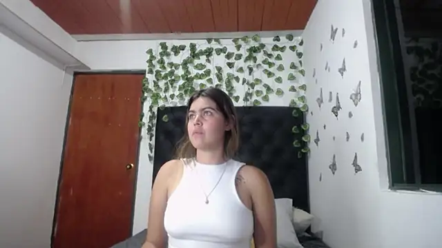 isabel 09 online show from October 8, 2025, 2:46 am