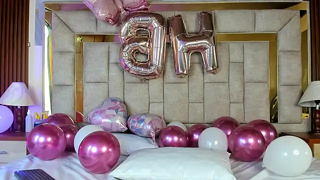 AggathaSanders  online show from October 26, 2025, 12:49 pm