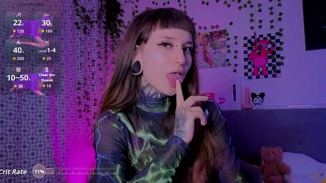Snapshot of LilithPoison chatting on July 4, 2026, 9:08 pm LilithPoison online show from July 4, 2026, 9:08 pm