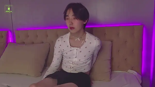 HeejinWang online show from October 15, 2025, 8:17 pm