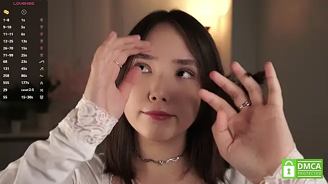 RenaeConnerley online show from November 18, 2025, 4:49 am