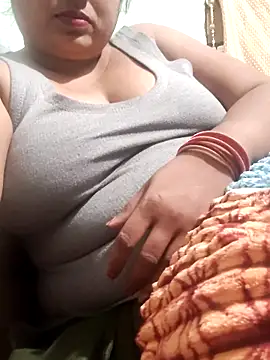 Snapshot of Mmm143 chatting on February 19, 2026, 6:16 pm Mmm143 online show from February 19, 2026, 6:16 pm