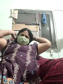 Snapshot of Mmm143 chatting on January 17, 2026, 3:37 pm Mmm143 online show from January 17, 2026, 3:37 pm