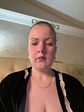 Piccolamonella29 online show from May 6, 2026, 7:34 am