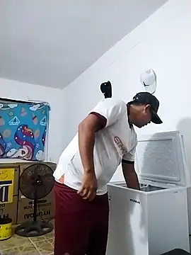 Snapshot of Alex_man23 chatting on October 23, 2025, 2:43 am Alex man23 online show from October 23, 2025, 2:43 am