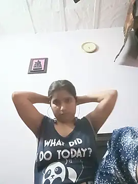 aliya-jaan71 online show from May 18, 2026, 11:59 am