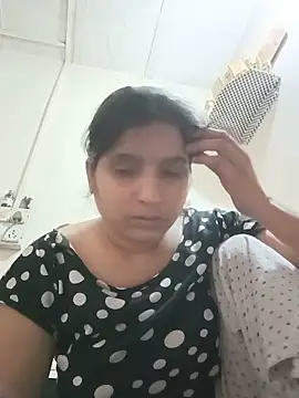 aliya-jaan71 online show from May 15, 2026, 7:06 am