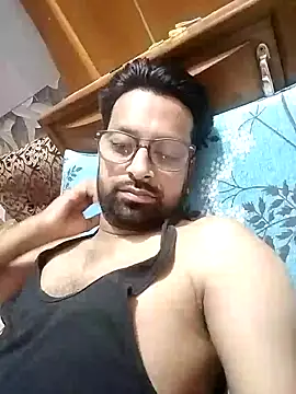 mohsin99272 online show from September 18, 2025, 12:52 pm