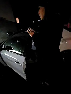 ainaht online show from November 15, 2025, 7:18 pm