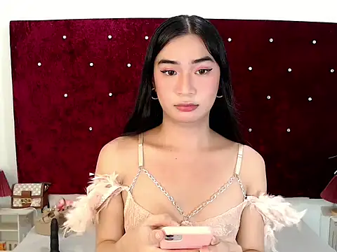 Snapshot of XxMissTransROYALxX chatting on September 22, 2025, 4:35 pm XxMissTransROYALxX online show from September 22, 2025, 4:35 pm