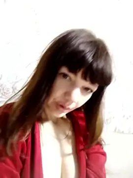 AliceSwan1122 online show from May 17, 2026, 9:26 pm