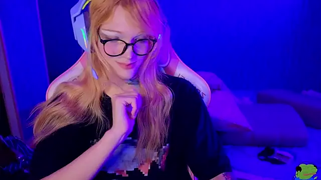 Snapshot of bekvafluttershy chatting on November 21, 2025, 1:48 am bekvafluttershy online show from November 21, 2025, 1:48 am