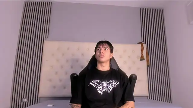 toji luxxer online show from November 28, 2025, 8:42 pm