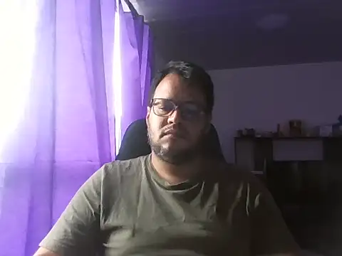 Snapshot of Alpha-Bear chatting on September 25, 2025, 6:58 pm Alpha-Bear online show from September 25, 2025, 6:58 pm