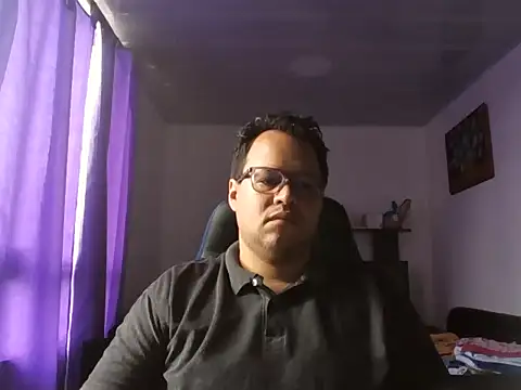 Snapshot of Alpha-Bear chatting on September 29, 2025, 4:23 pm Alpha-Bear online show from September 29, 2025, 4:23 pm