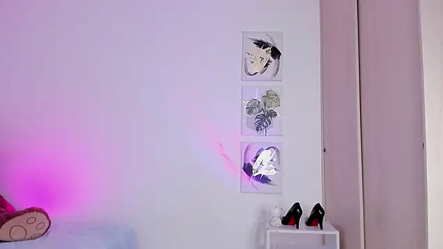 Susy spark online show from November 25, 2025, 11:37 pm